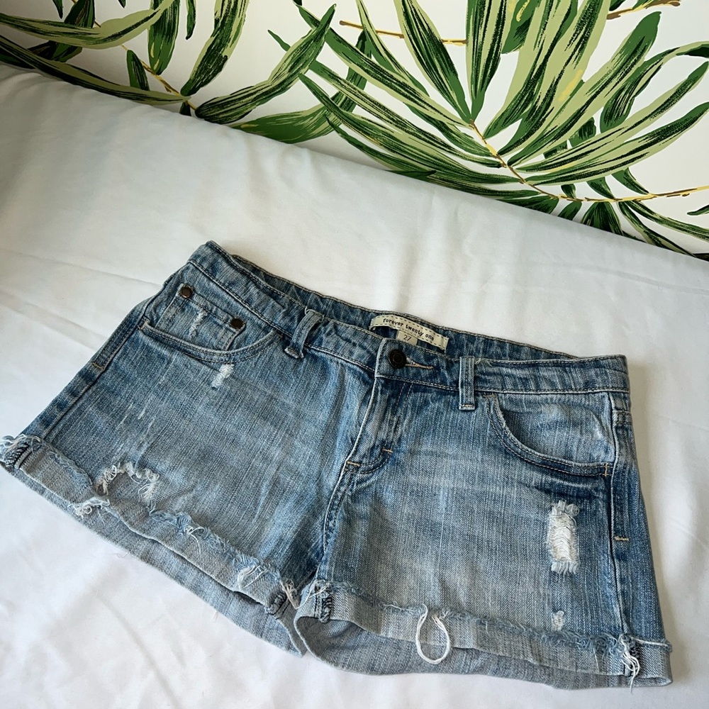 Forever 21 denim jean shorts Size 27